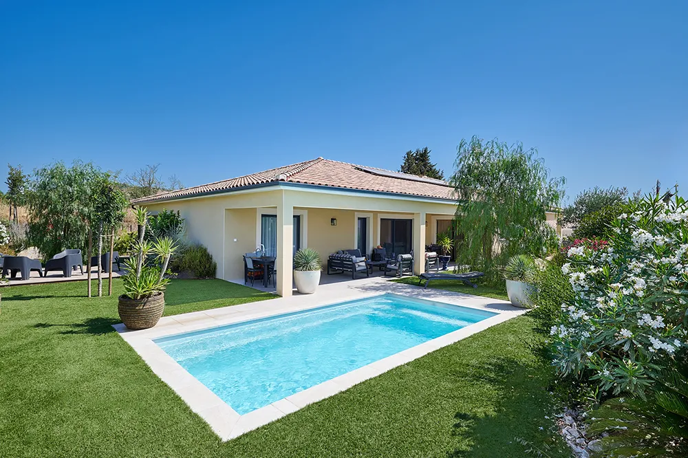 capestang maison finale piscine jardin 1 Contact